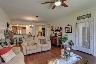 Photo #5: 20028980 Listing