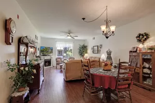 Photo #6: 20028980 Listing