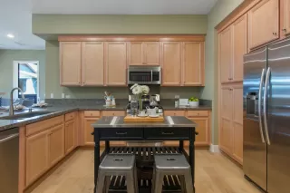 Photo #1: 20029284 Listing