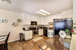 Photo #4: 20029975 Listing 