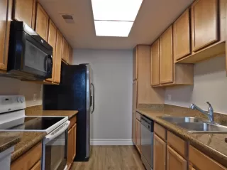 Photo #6: 20030055 Listing