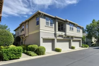 Photo #2: 20030205 Listing