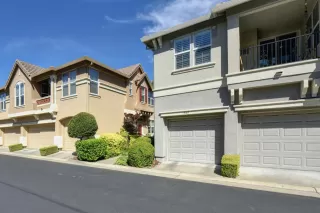 Photo #4: 20030205 Listing