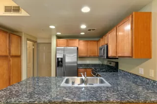 Photo #5: 20030317 Listing 