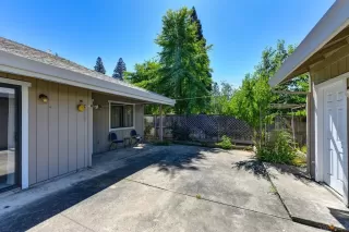 Photo #5: 20030549 Listing