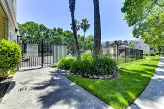 Photo #2: 20031088 Listing