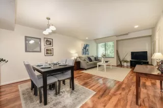 Photo #2: 20031242 Listing