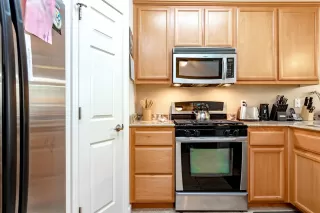 Photo #6: 20031409 Listing 