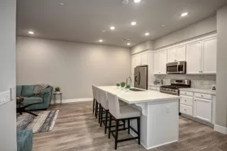 Photo #3: 20031460 Listing