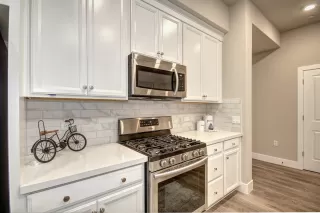 Photo #6: 20031460 Listing