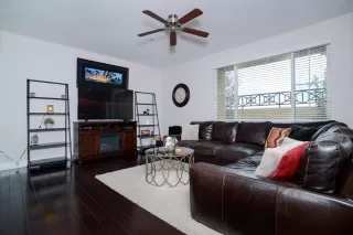 Photo #5: 20031493 Listing