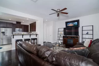 Photo #6: 20031493 Listing