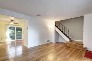 Photo #1: 20031549 Listing