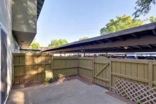 Photo #4: 20031549 Listing