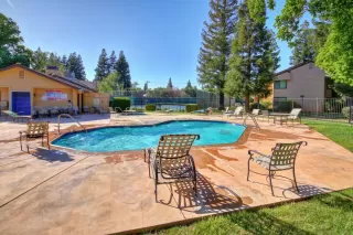 Photo #4: 20031611 Listing