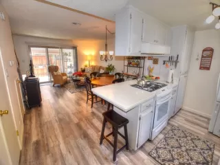 Photo #4: 20031711 Listing