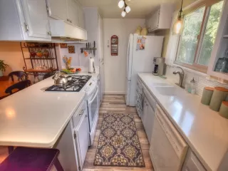 Photo #5: 20031711 Listing