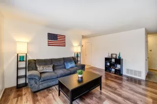 Photo #6: 20031843 Listing