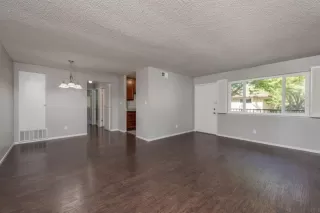 Photo #1: 20032273 Listing 