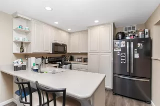 Photo #6: 20032464 Listing 