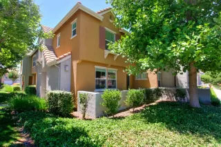 Photo #1: 20032692 Listing 