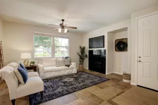 Photo #3: 20032692 Listing 