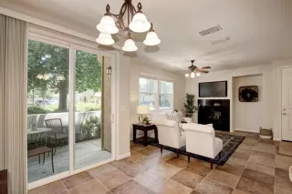 Photo #4: 20032692 Listing 