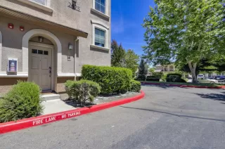 Photo #5: 20032867 Listing