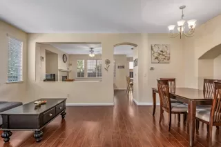 Photo #5: 20032919 Listing