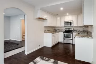 Photo #5: 20032998 Listing