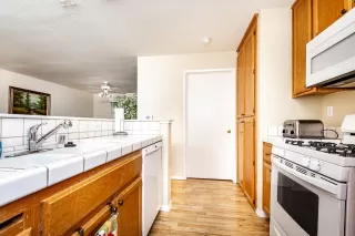 Photo #5: 20033019 Listing 