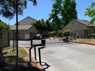 Photo #3: 20033035 Listing