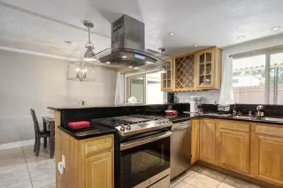 Photo #2: 20033274 Listing 