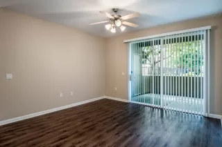 Photo #4: 20033334 Listing
