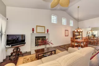 Photo #1: 20033338 Listing