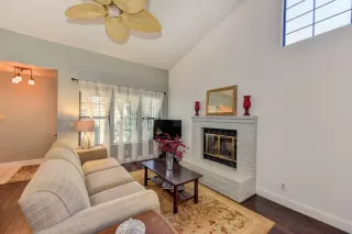 Photo #2: 20033338 Listing