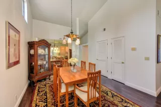 Photo #5: 20033338 Listing
