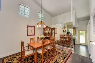 Photo #6: 20033338 Listing