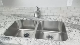 Photo #5: 20033469 Listing