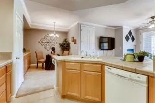 Photo #3: 20033542 Listing