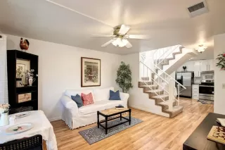 Photo #4: 20033589 Listing