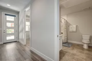 Photo #2: 20033626 Listing