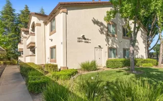 Photo #1: 20033629 Listing 
