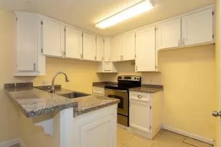 Photo #1: 20033649 Listing 