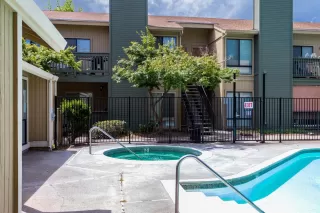 Photo #3: 20033649 Listing 