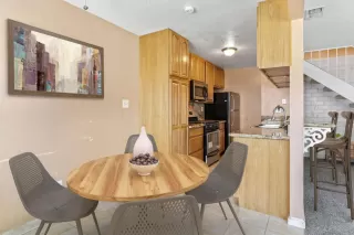 Photo #4: 20033831 Listing