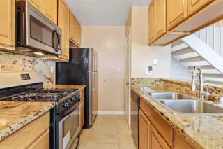 Photo #5: 20033831 Listing
