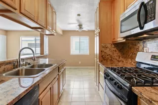 Photo #6: 20033831 Listing