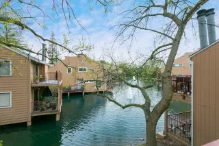 Photo #1: 20033993 Listing
