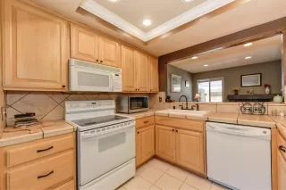 Photo #6: 20034042 Listing 
